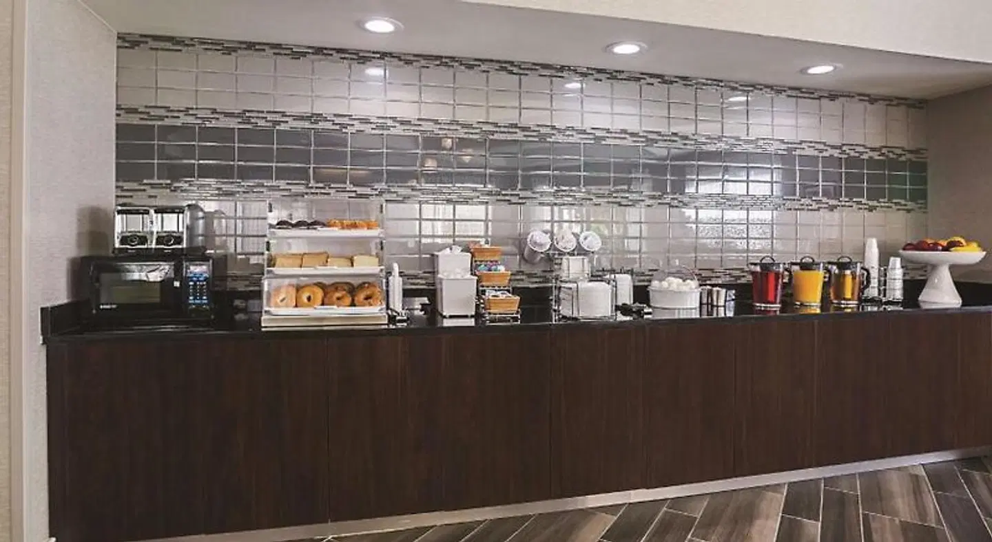 La Quinta Inn & Suites by Wyndham Dallas Plano West LOUNGE_LOBBY
