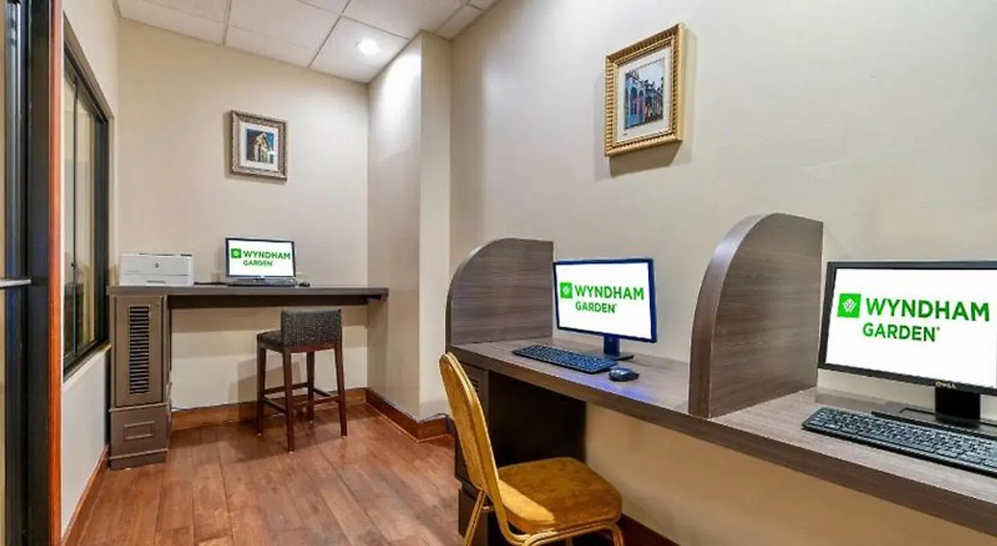 Wyndham Garden Baronne Plaza ROOM_EXAMPLE