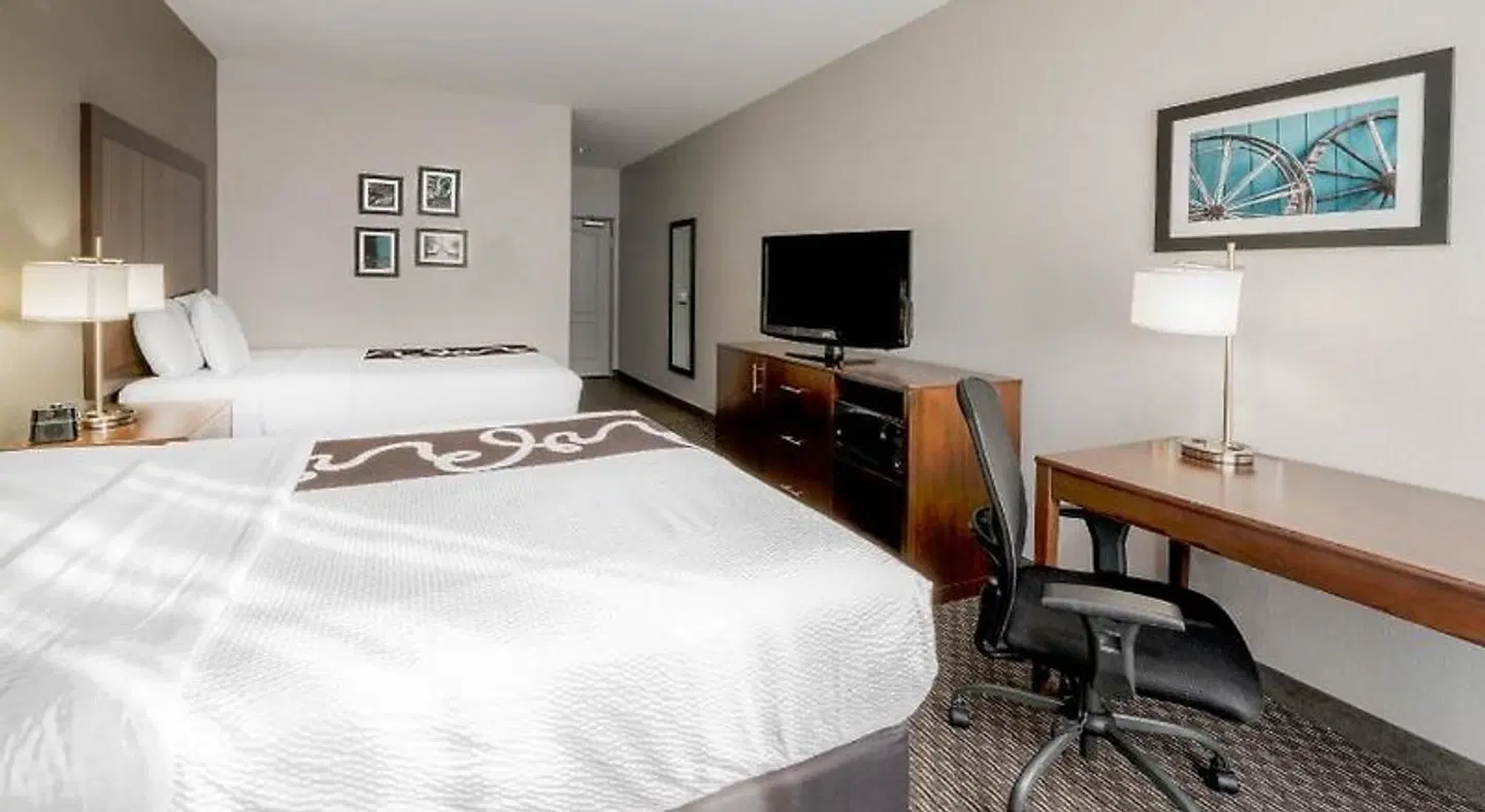 La Quinta Inn & Suites Fort Worth Eastchase ROOM_EXAMPLE