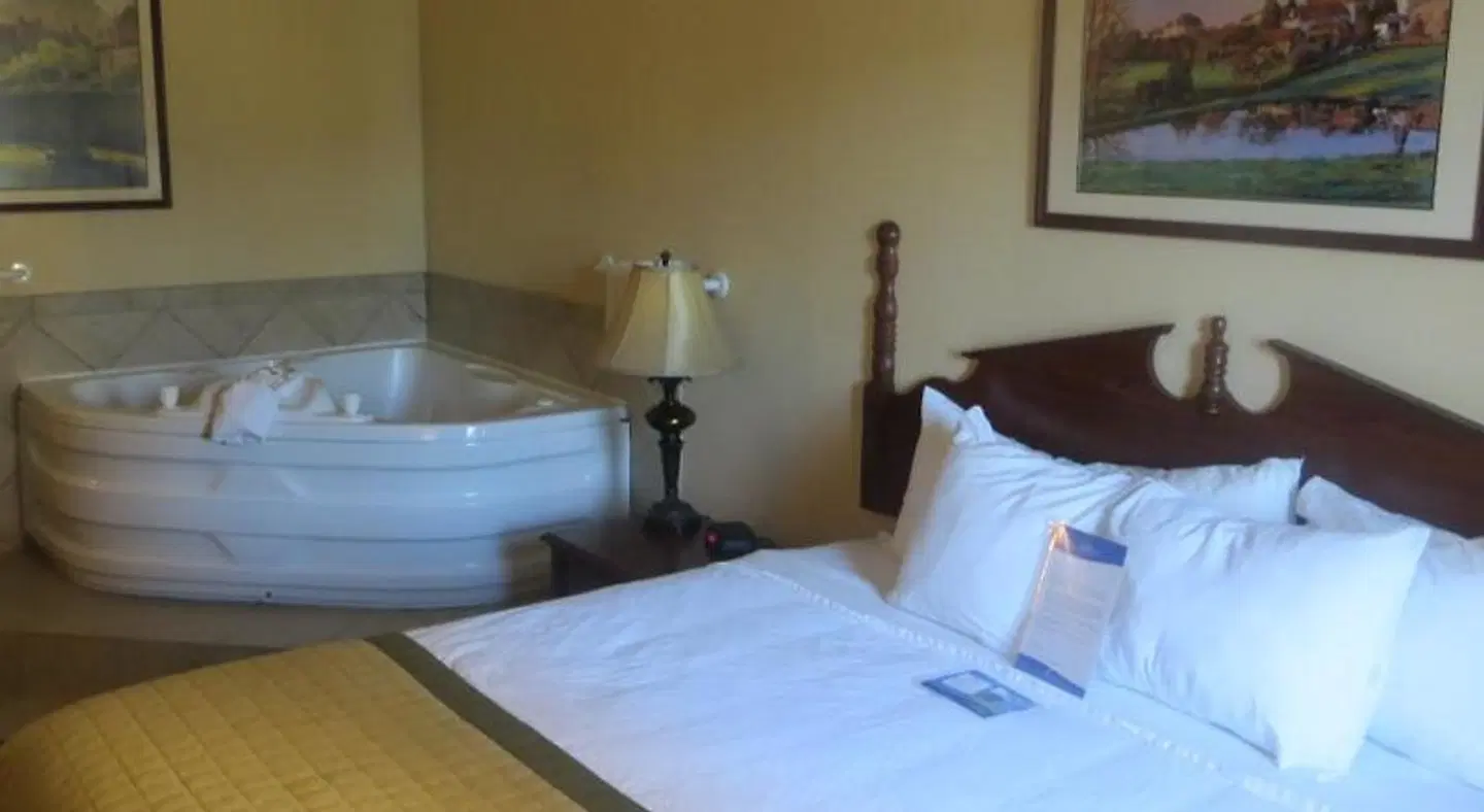 Baymont by Wyndham Knoxville/Cedar Bluff ROOM_EXAMPLE