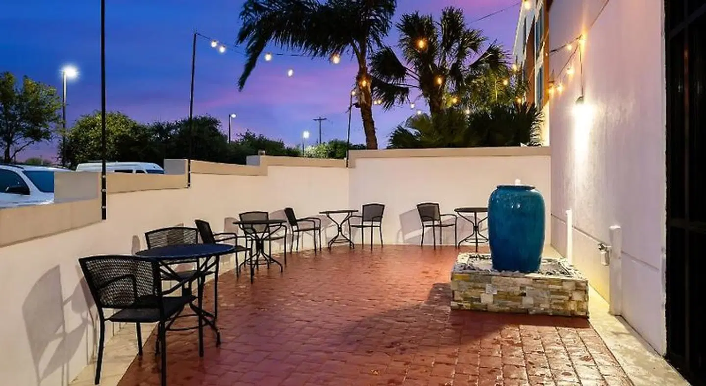 SpringHill Suites by Marriott McAllen Convention Center Bar