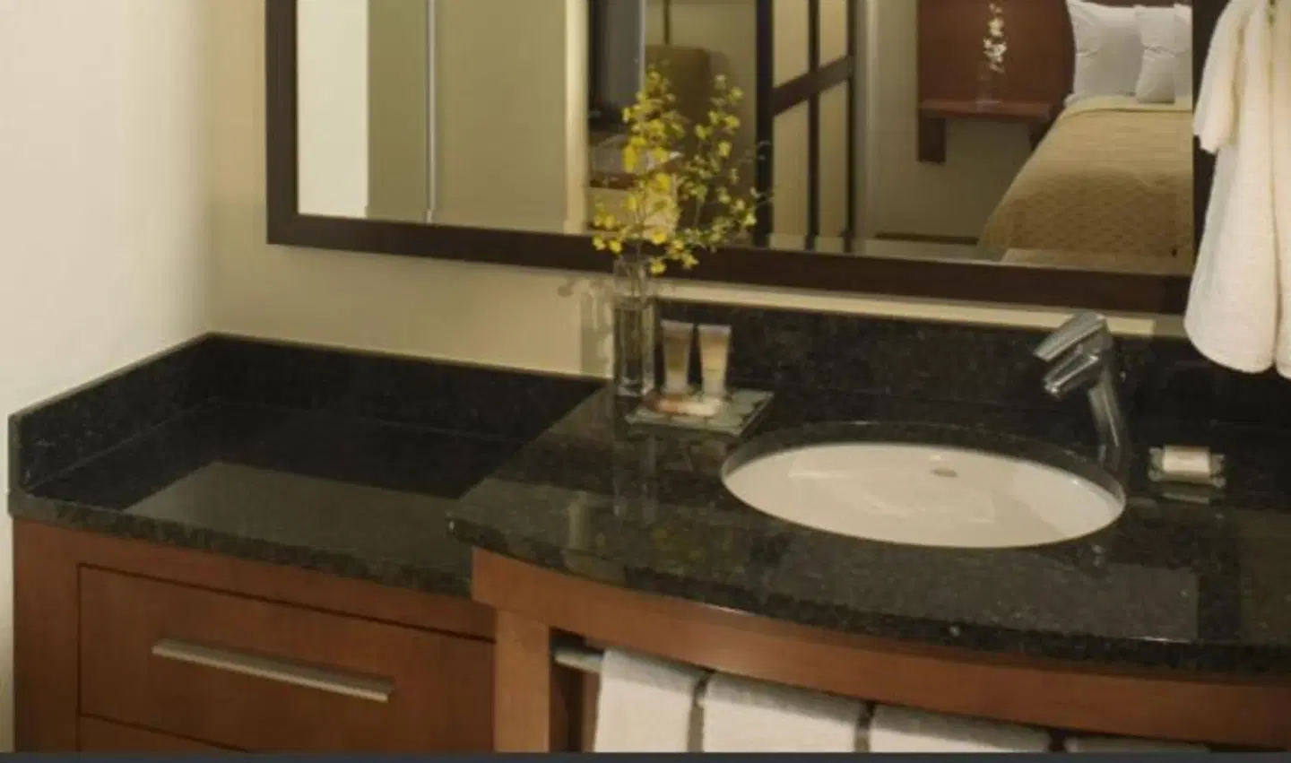 Hyatt Place Pensacola Airport Badezimmer