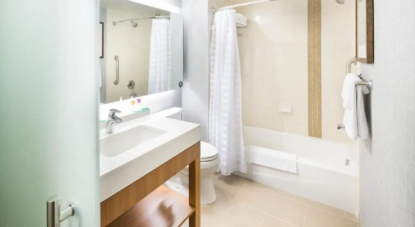 Hyatt Place Pensacola Airport Badezimmer