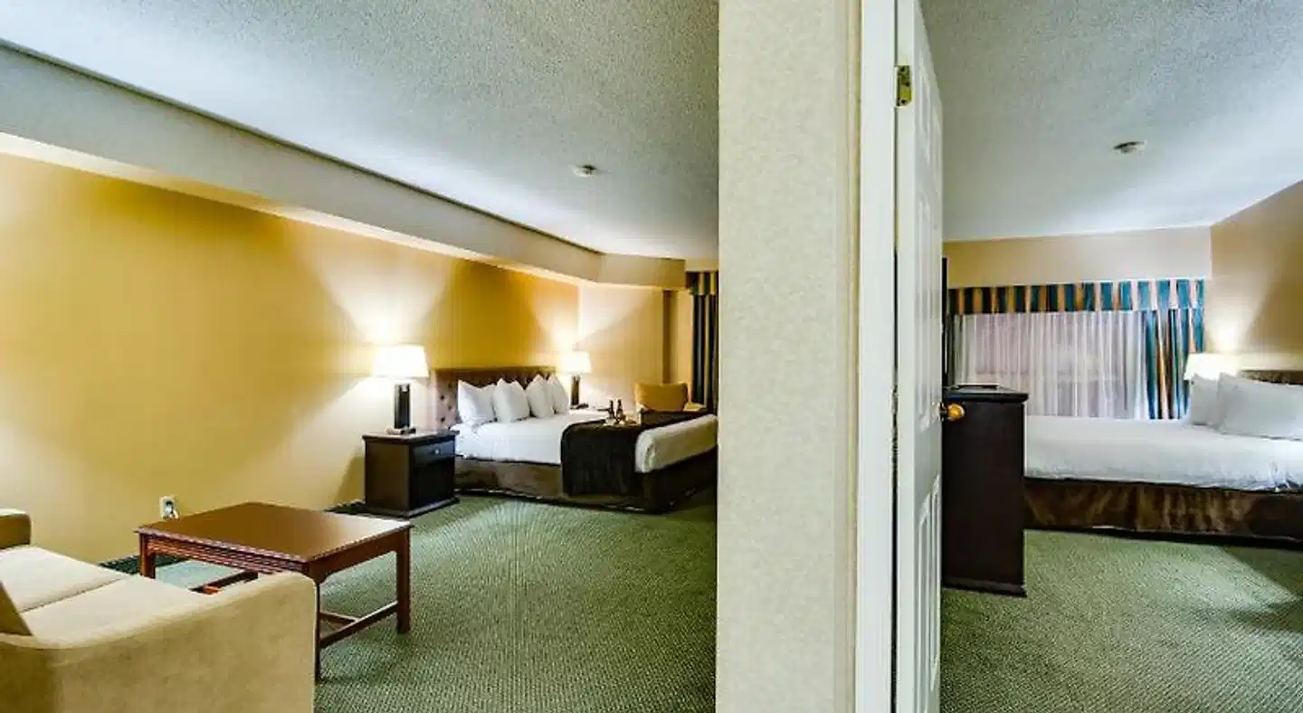 Sawridge Inn and Conference Centre Edmonton South Lobby