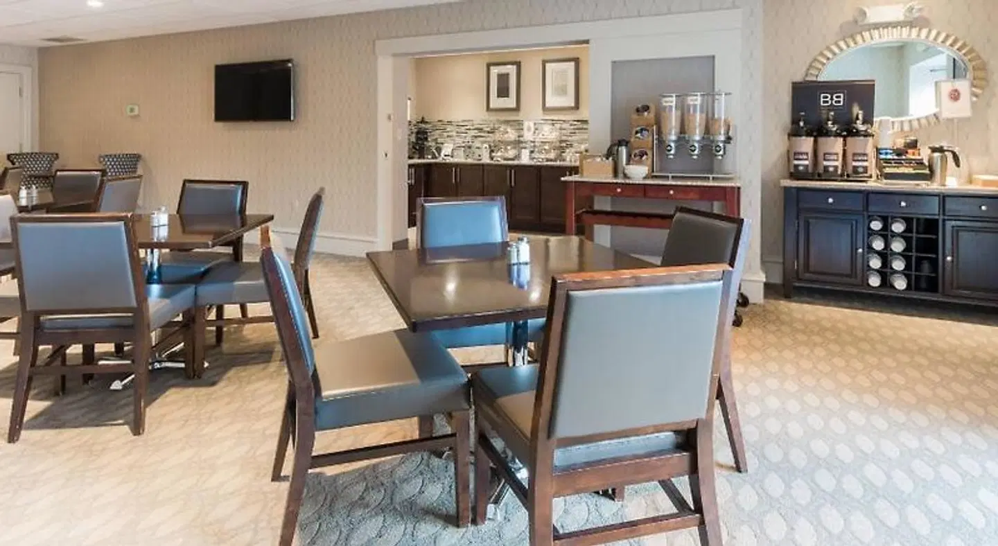 Fairfield by Marriott Inn & Suites Keene Downtown Bar