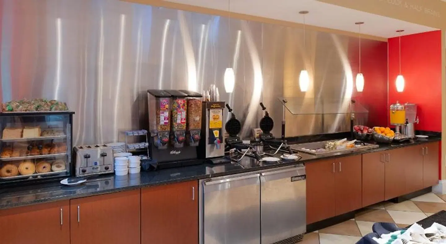 Holiday Inn Rock Hill by IHG Bar