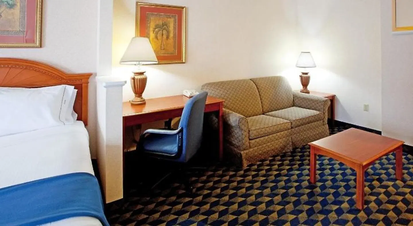 Holiday Inn Express & Suites Orangeburg by IHG ROOM_EXAMPLE