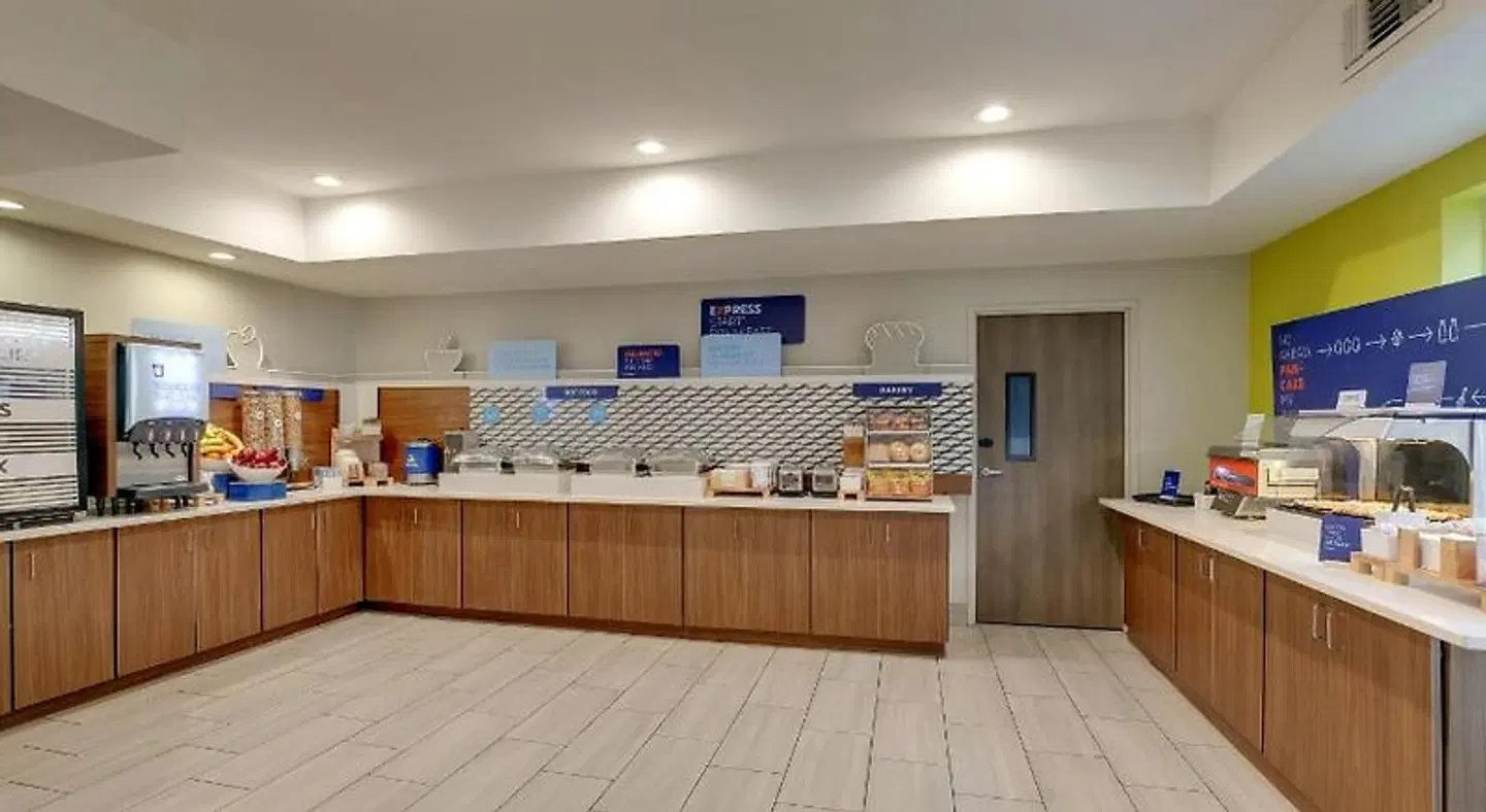 Holiday Inn Express & Suites Orangeburg by IHG LOUNGE_LOBBY