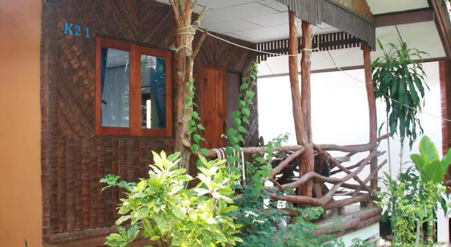 Kirati Resort & Restaurant Hallenbad