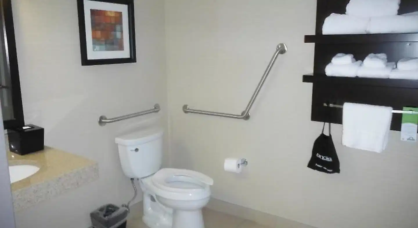 Best Western Plus Edmonton Airport Hotel Badezimmer