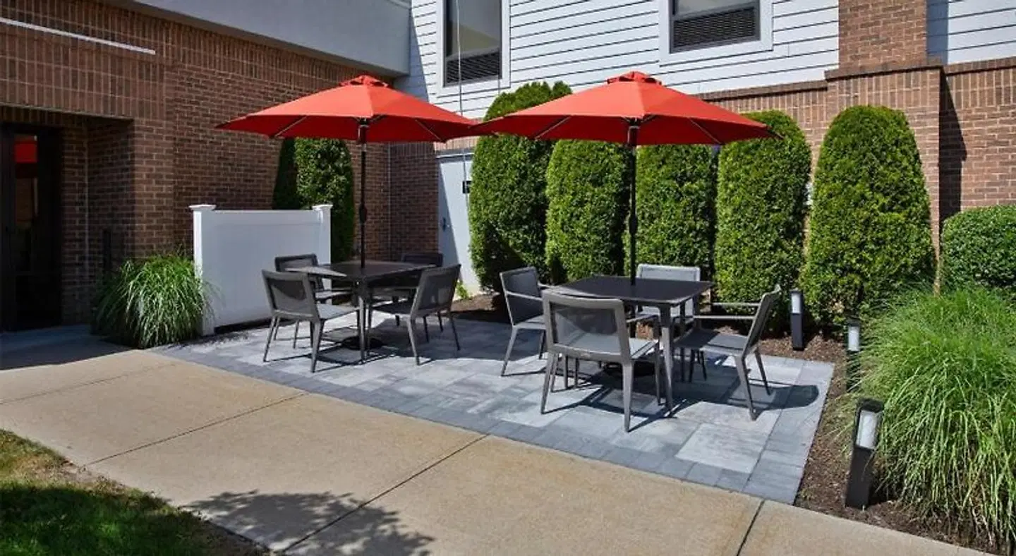 Hampton Inn Coventry-Warwick Area Terrasse