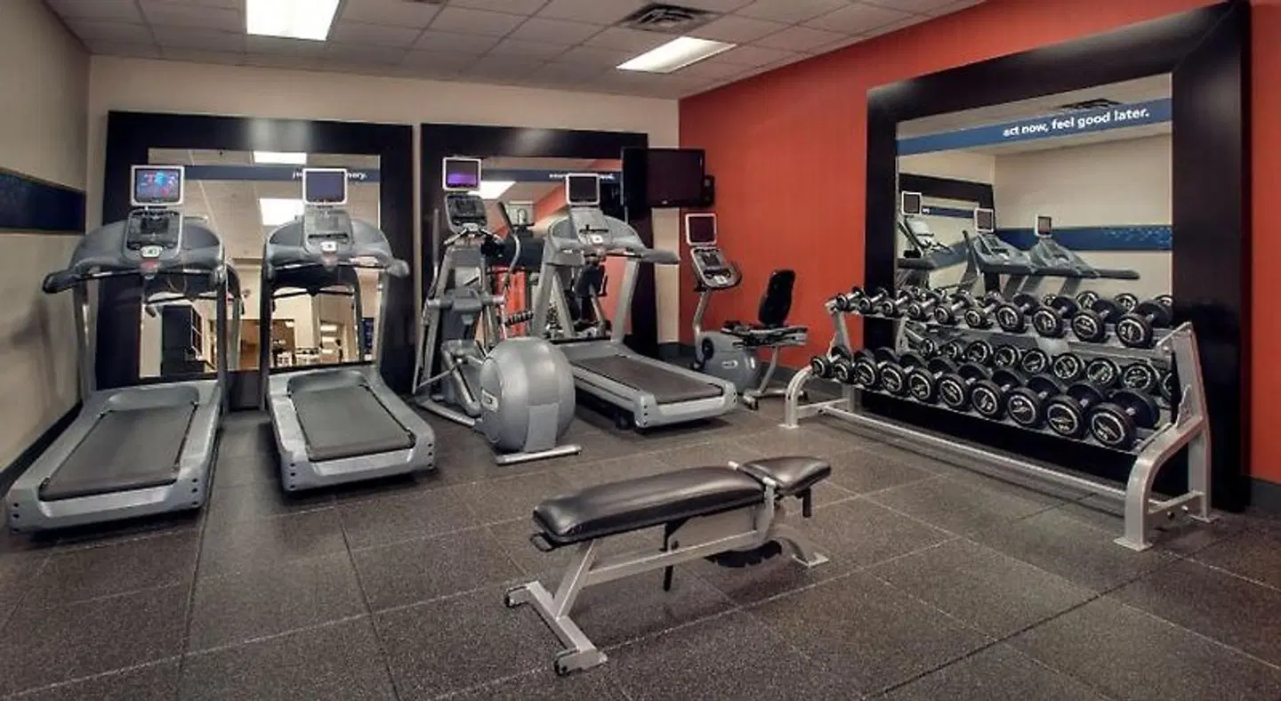 Hampton Inn & Suites Milwaukee Downtown SPORTS_AND_LEISURE
