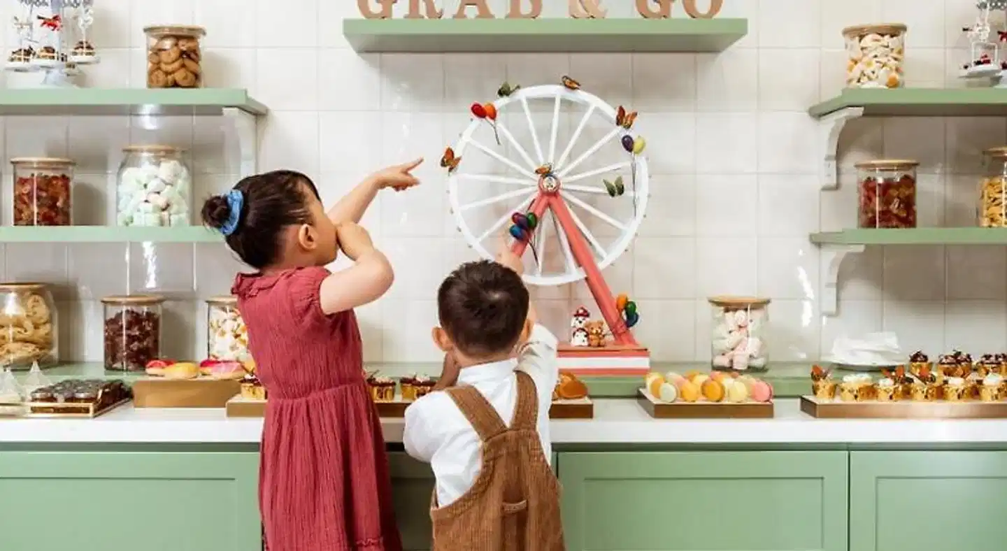 Island Shangri-La Hong Kong Personen