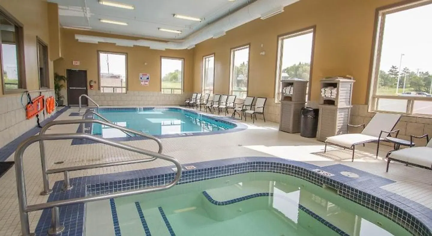 Best Western Plus Estevan Inn & Suites Hallenbad