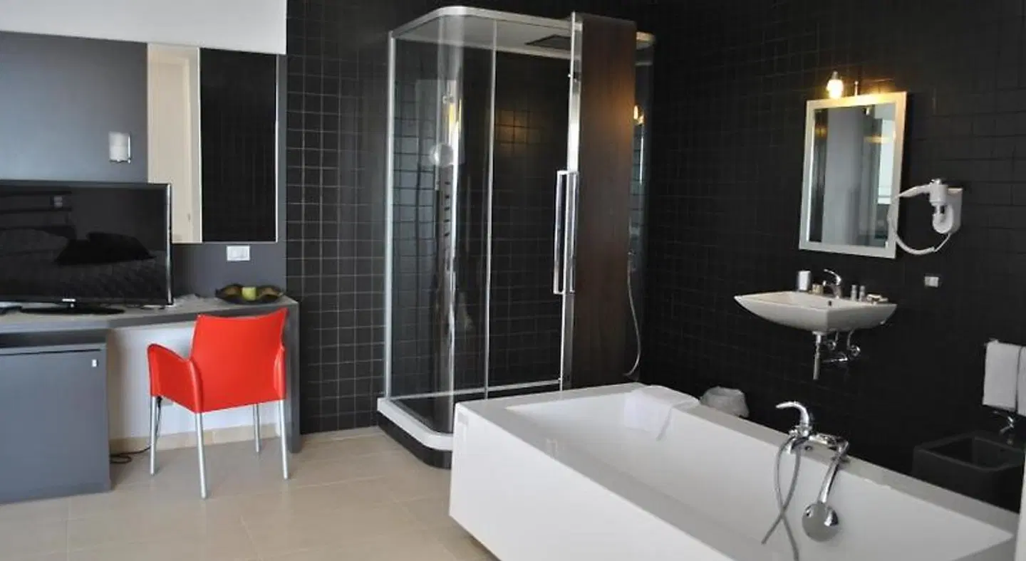 Althea Palace Hotel Badezimmer