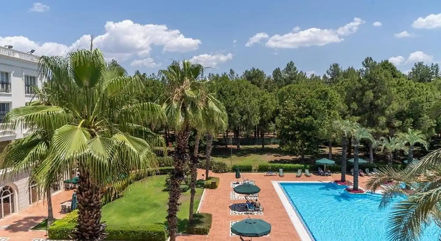 IC Hotels Airport Pool