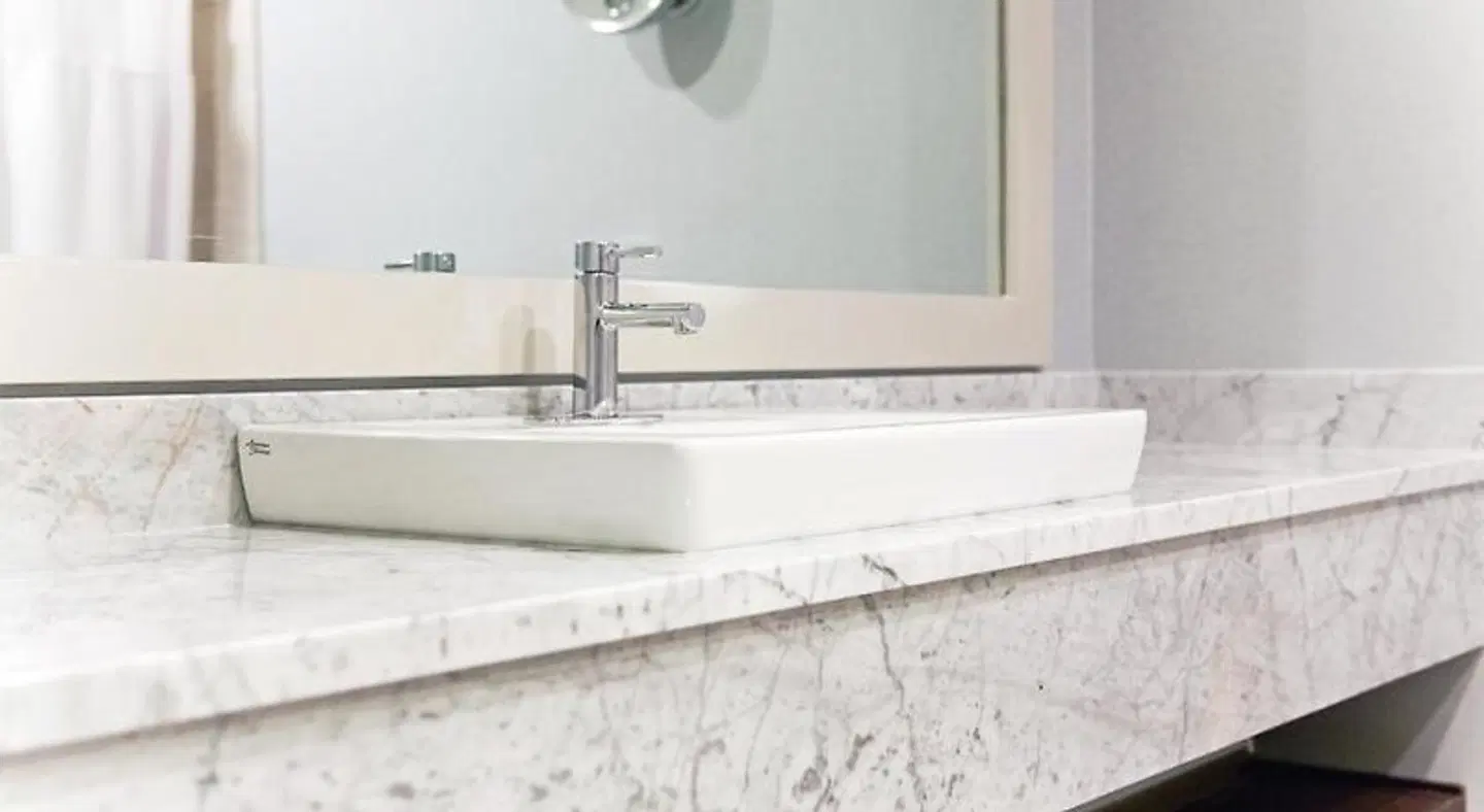 Crowne Plaza Hotel Springfield Badezimmer