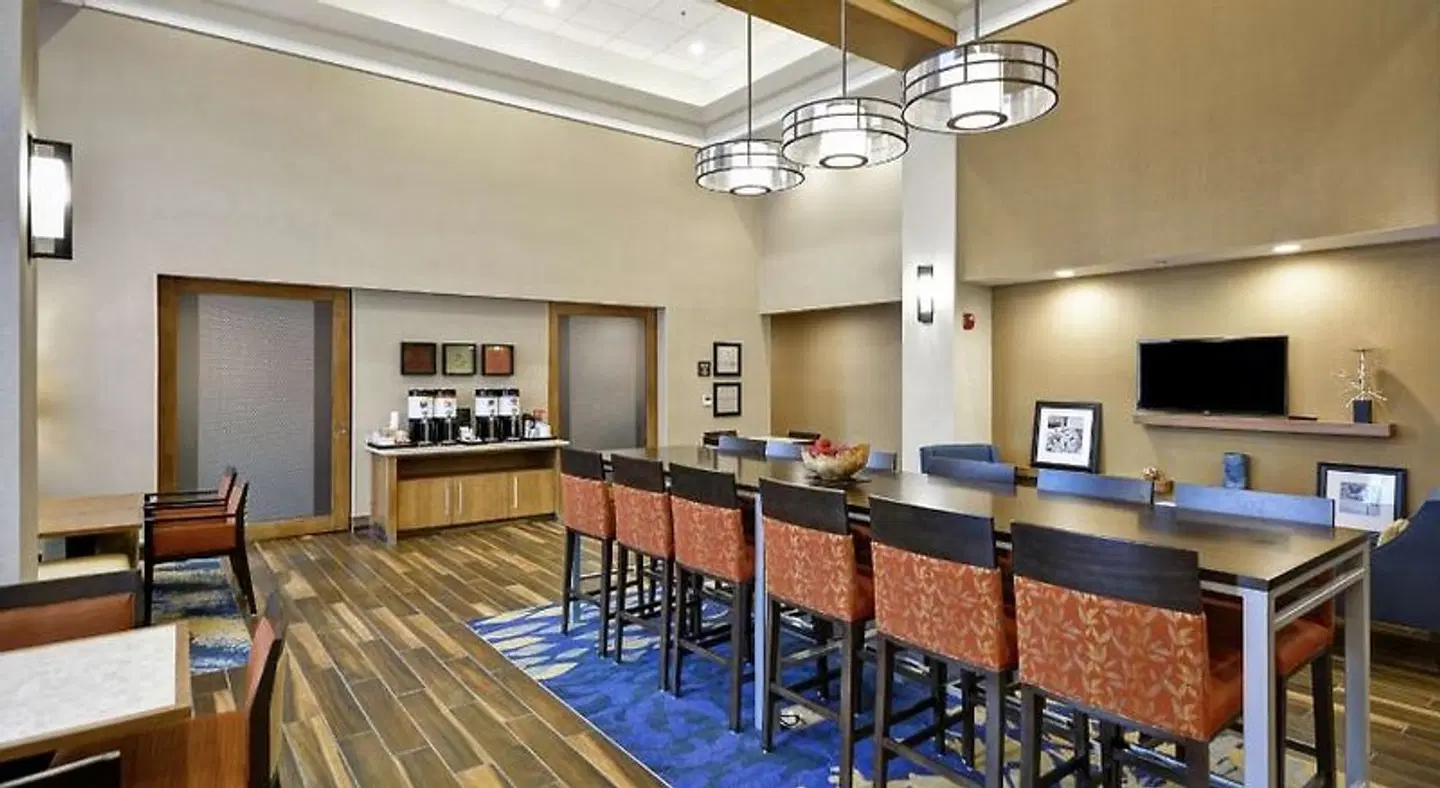 Hampton Inn &  Suites Grants Pass Bar