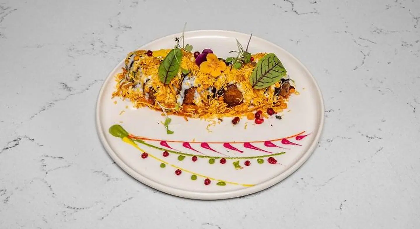 THE STRAND HOTEL Restaurant