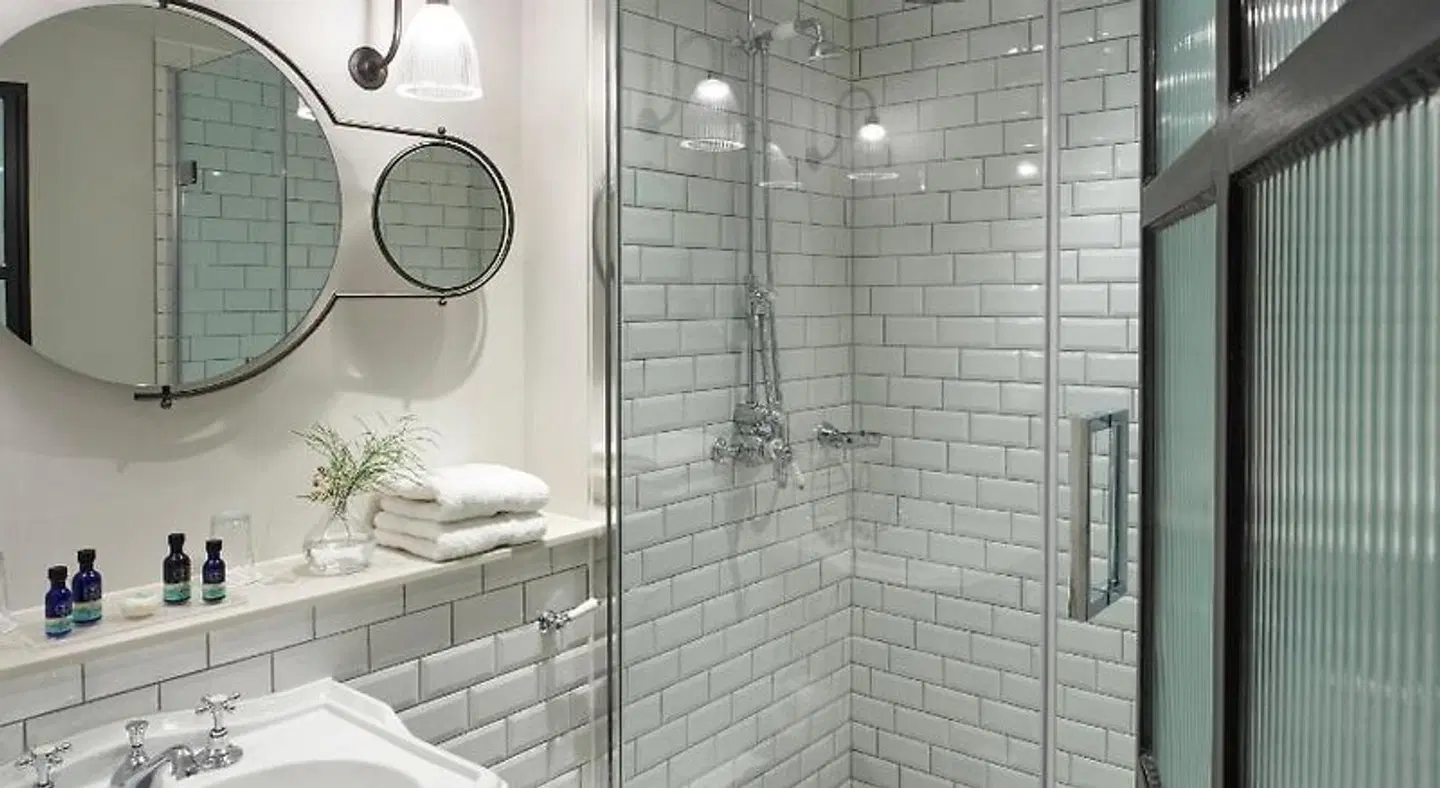 Kimpton Clocktower Hotel Badezimmer