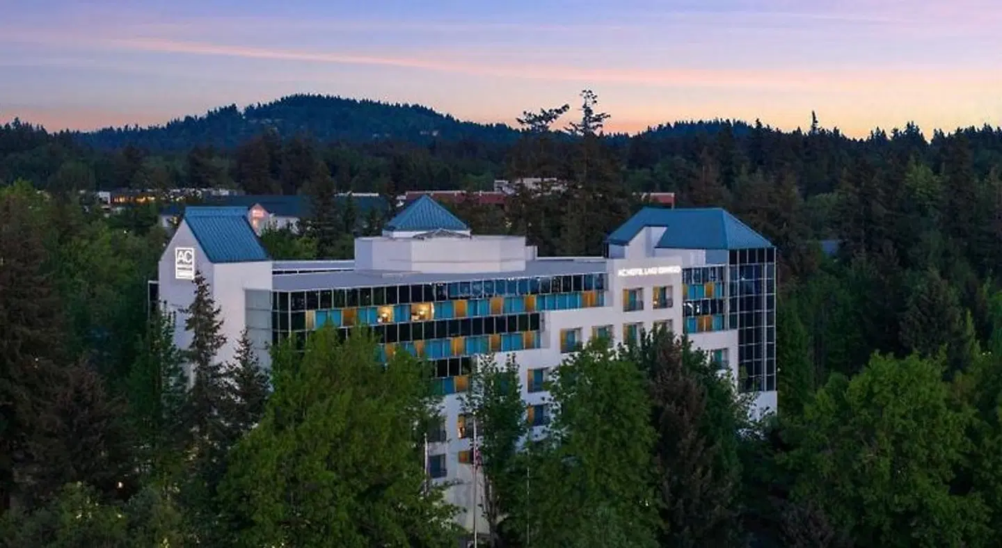 Crowne Plaza Portland-Lake Oswego by IHG EXTERIOR
