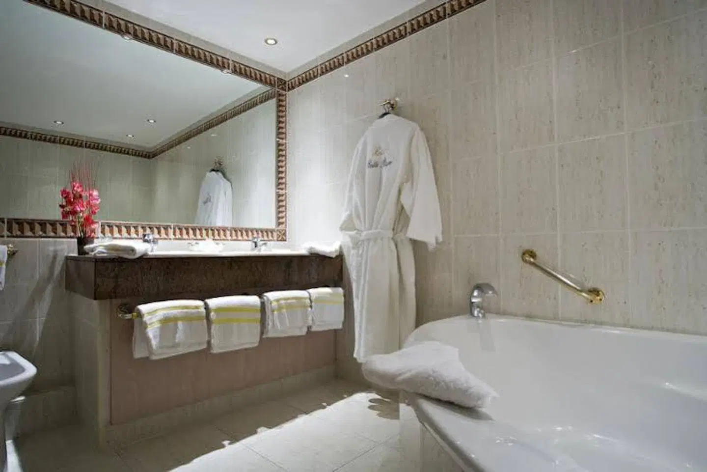Hôtel & Spa Belle Plage Badezimmer