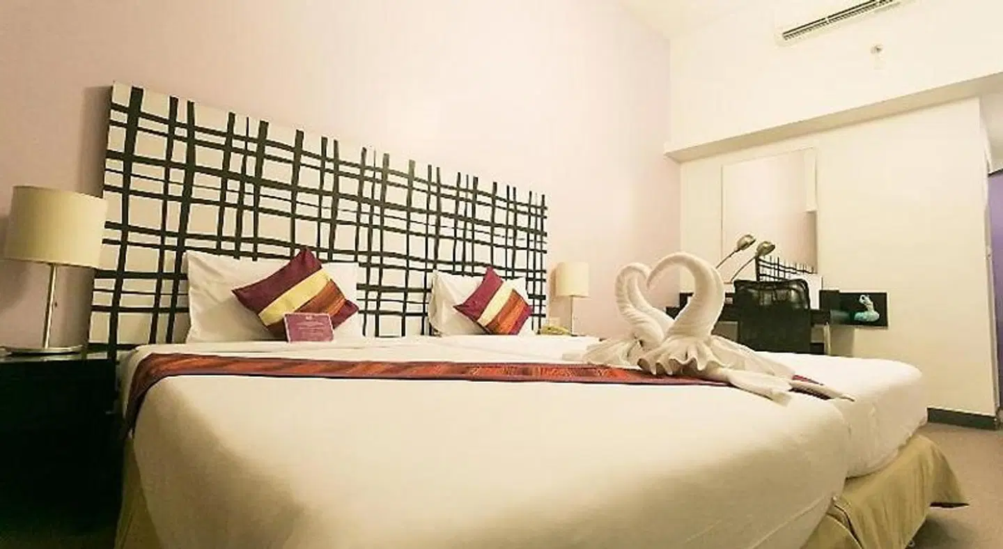 Chaydon Sathorn ROOM_EXAMPLE