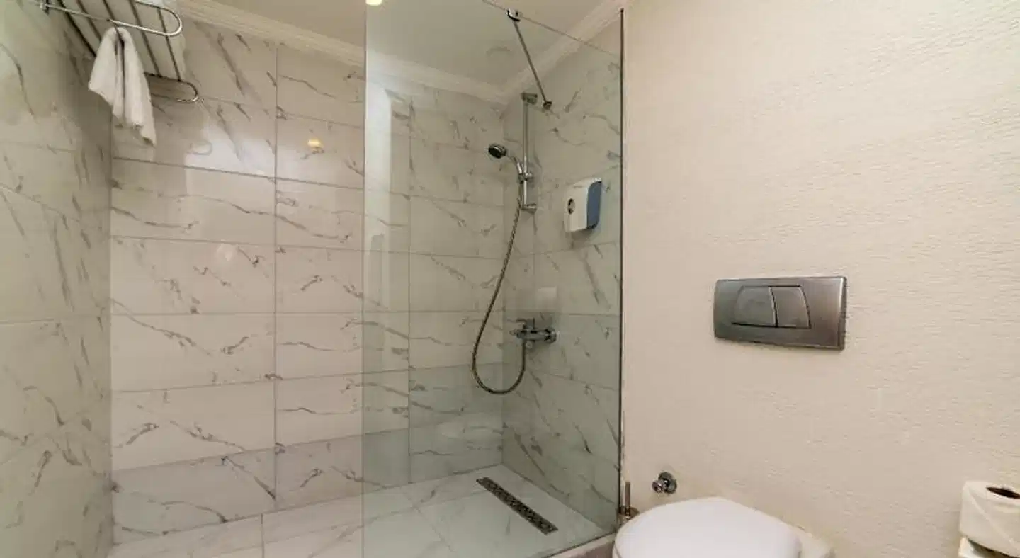 Transatlantik Hotel And Spa Badezimmer