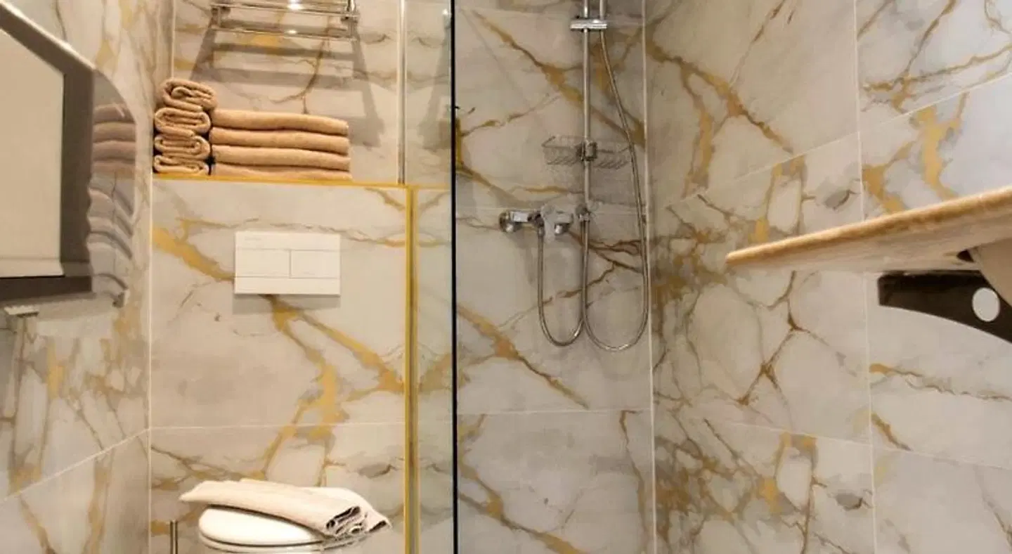 Hôtel Parisien Badezimmer