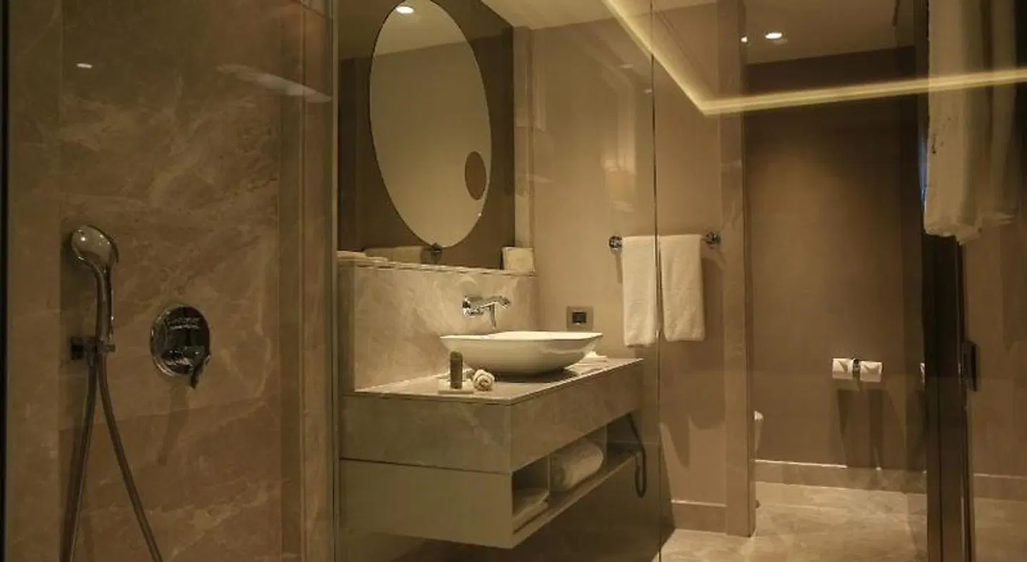 Lazzoni Hotel Badezimmer