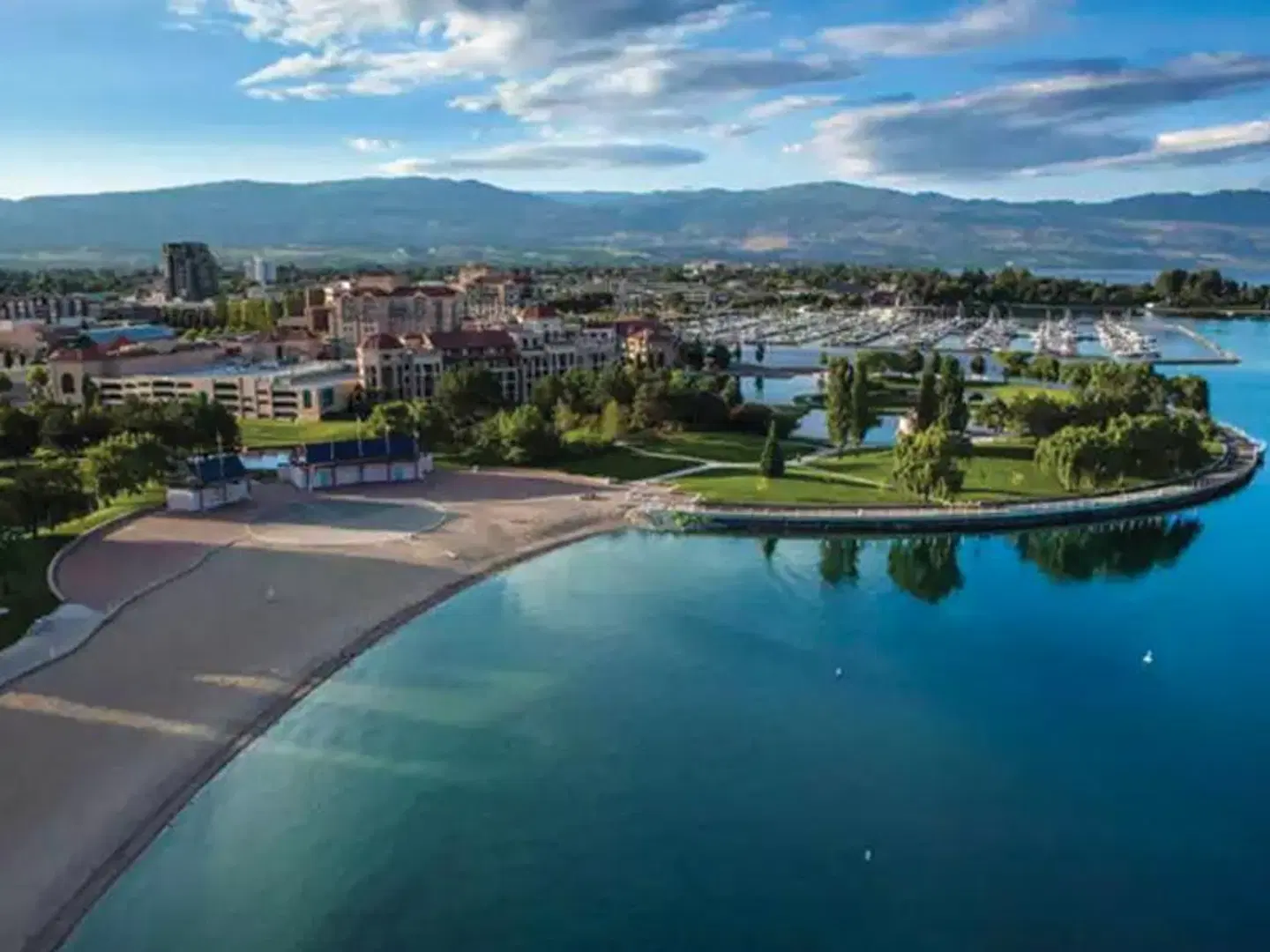 SameSun Backpackers Lodge Kelowna OUTDOOR_POOL