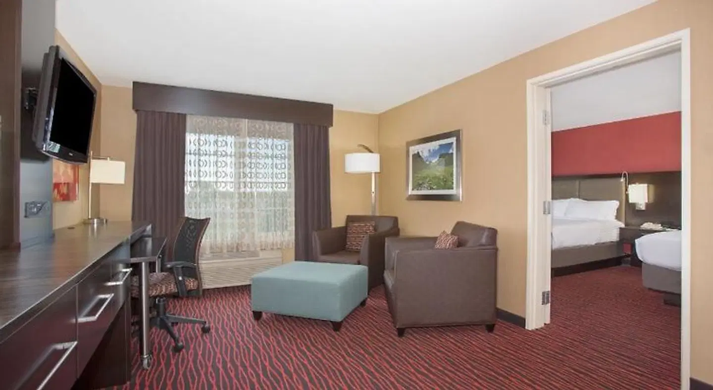 Holiday Inn Colorado Springs Airport LOUNGE_LOBBY