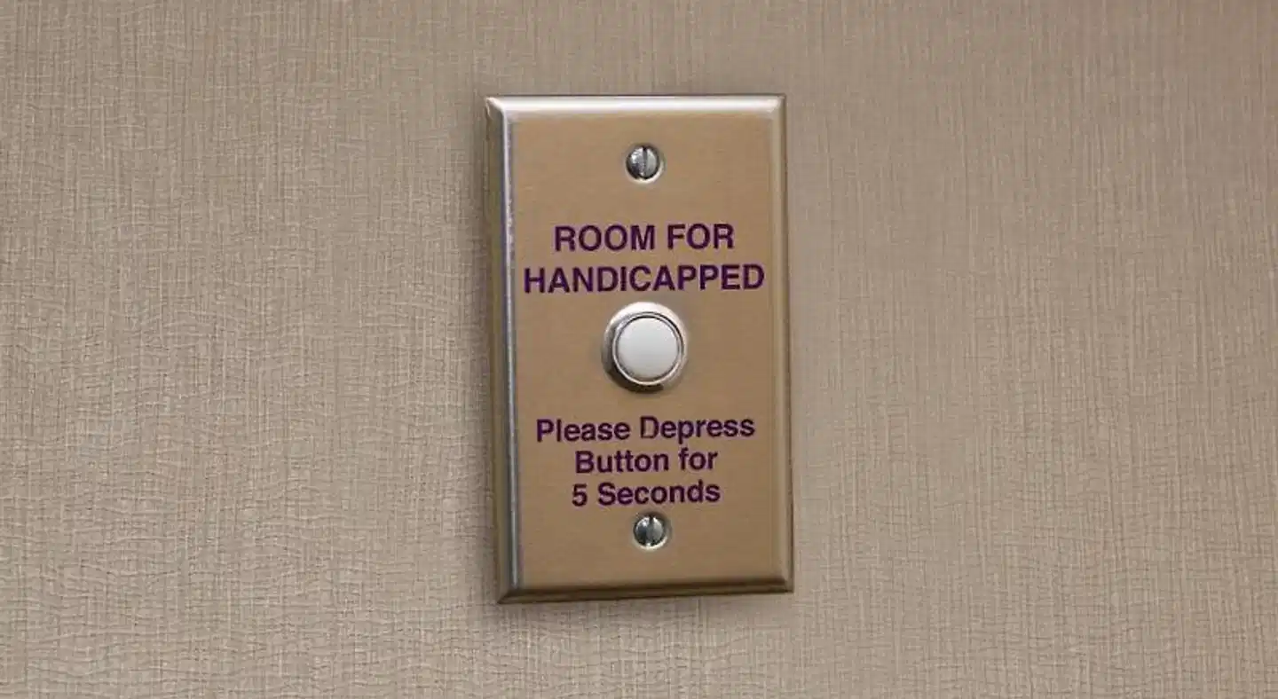 Holiday Inn Colorado Springs Airport Badezimmer