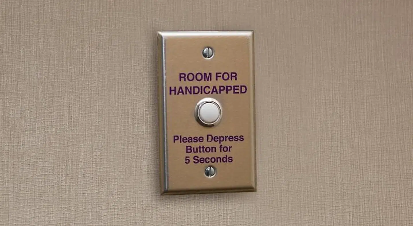 Holiday Inn Colorado Springs Airport Badezimmer