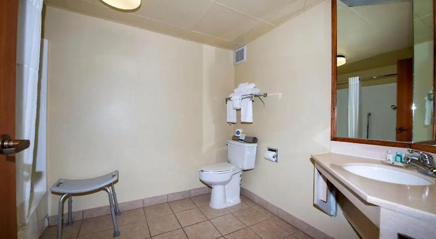Quality Inn South Colorado Springs Badezimmer
