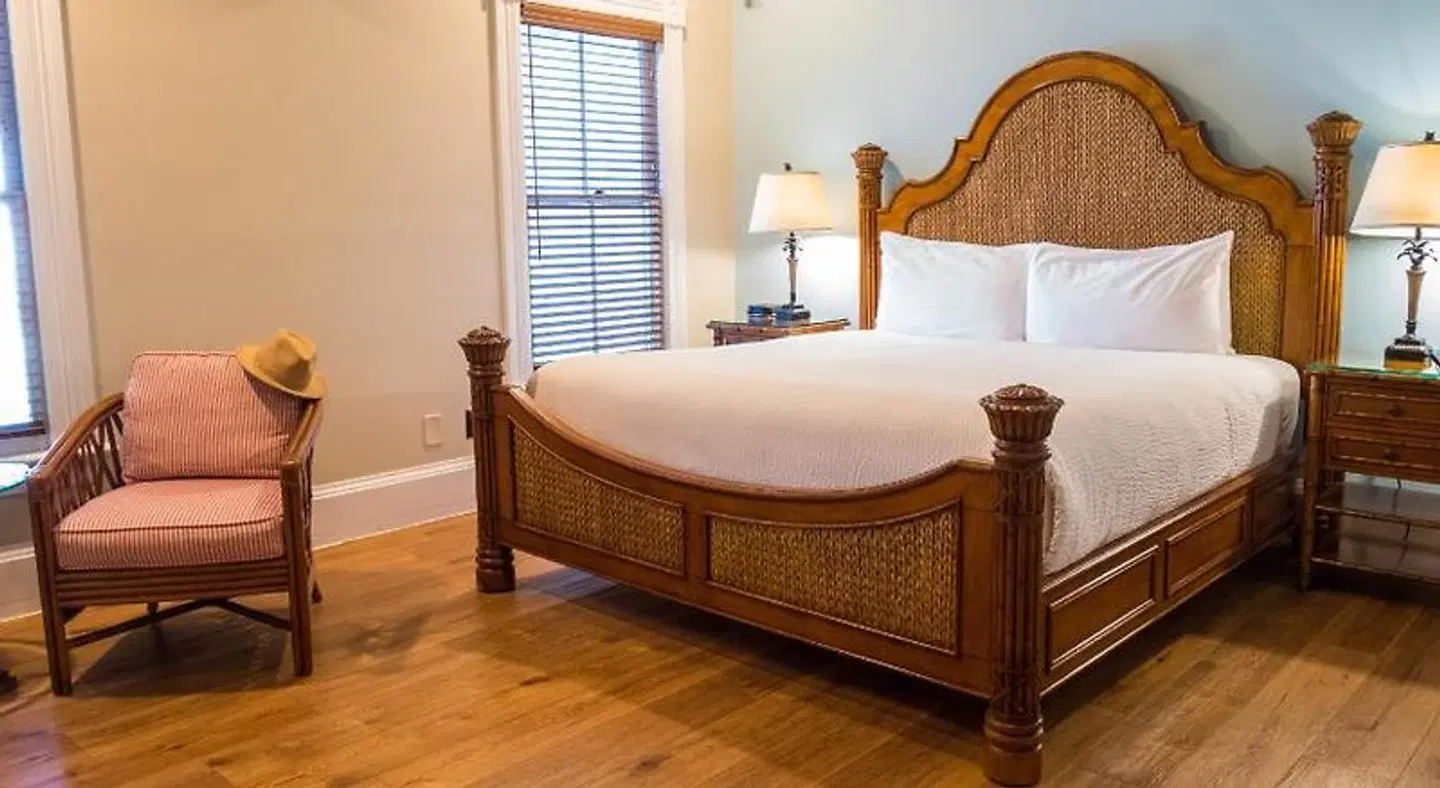 Silver Palms Inn ROOM_EXAMPLE
