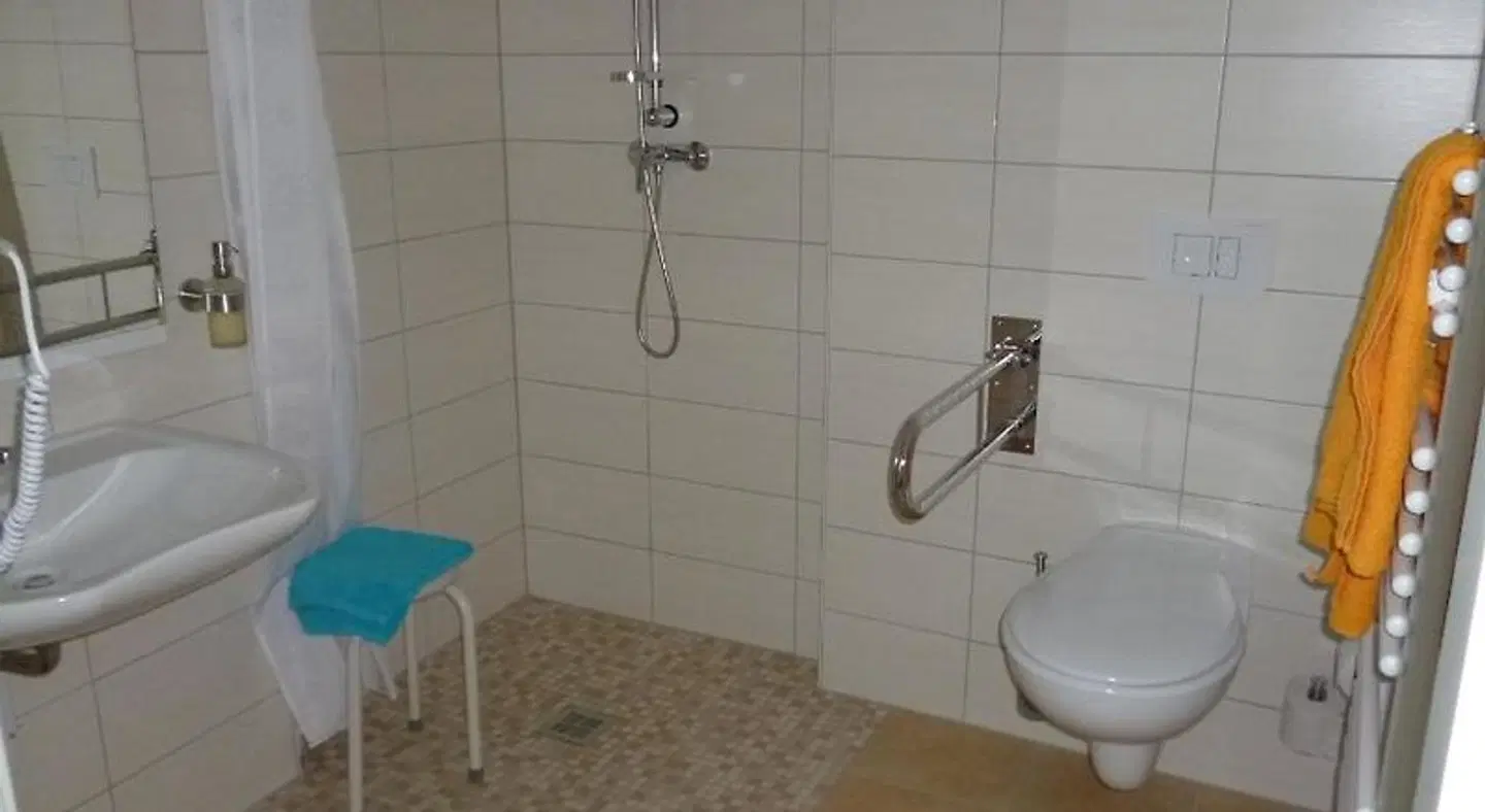 Pension-Café-Libelle Badezimmer