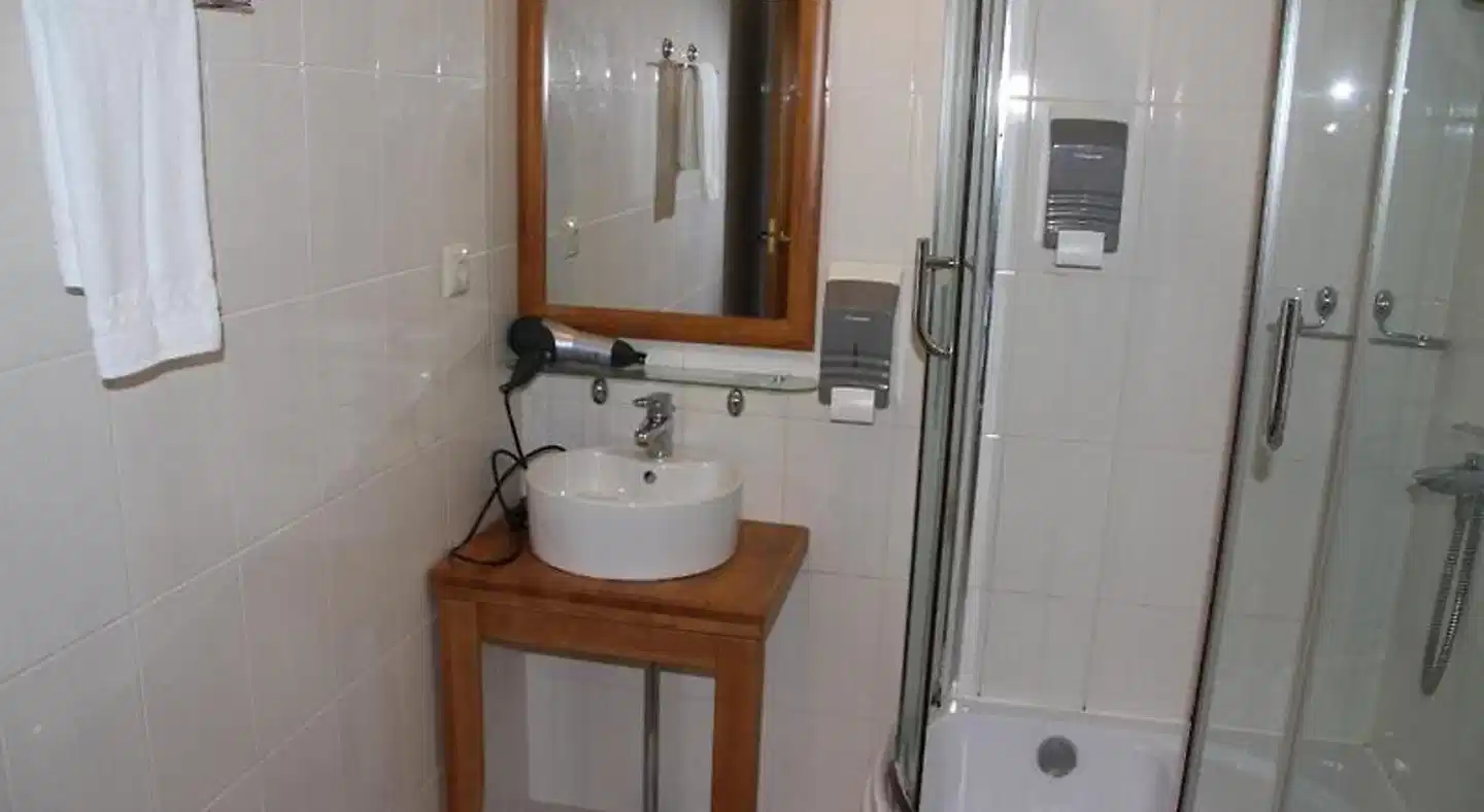 Sunset Hotel Badezimmer