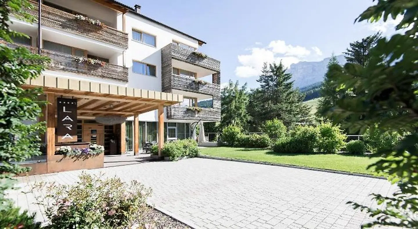 Alpine Hotel Ciasa Lara EXTERIOR