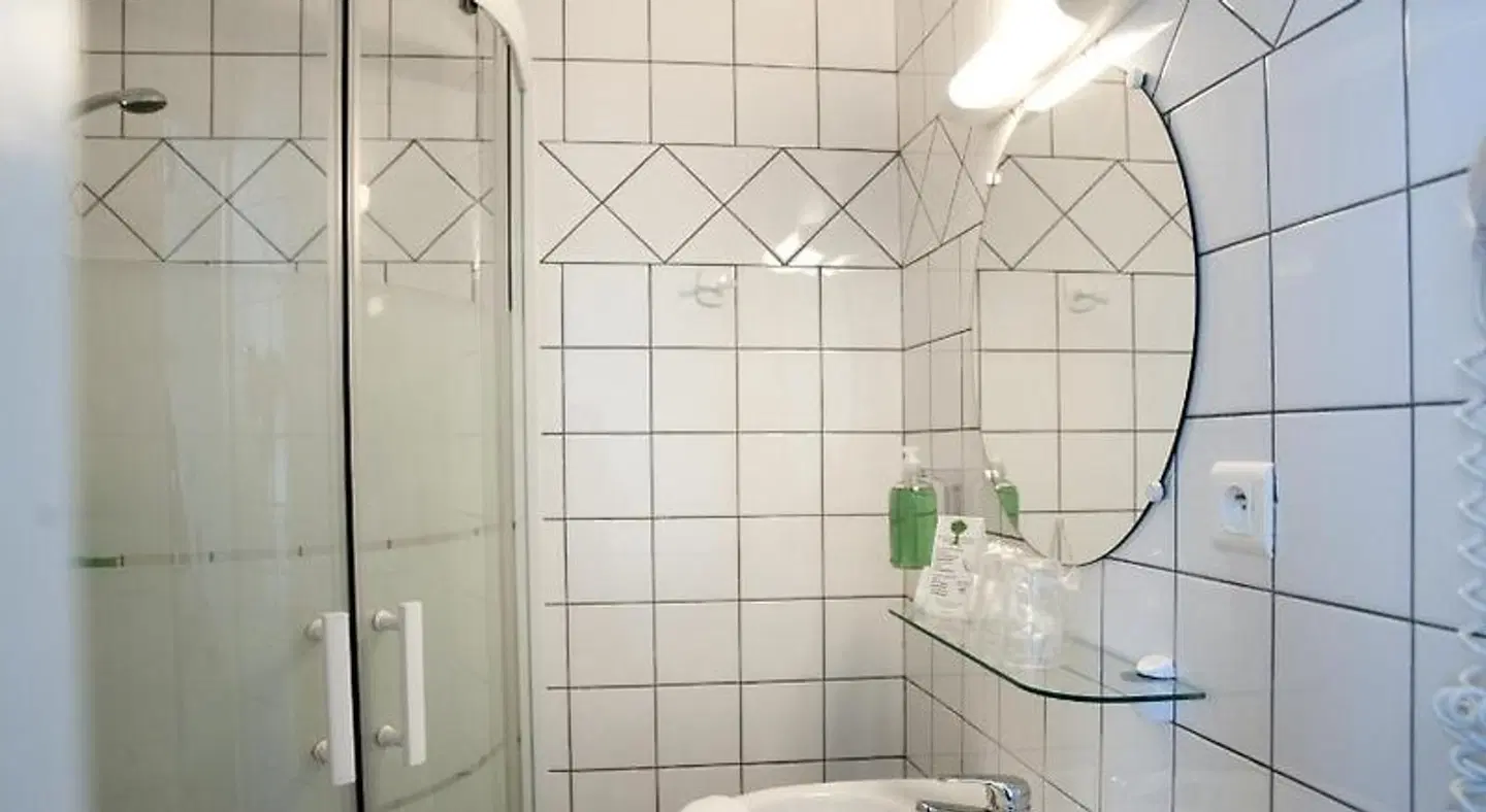 Splendid MODEL_IMPRESSION