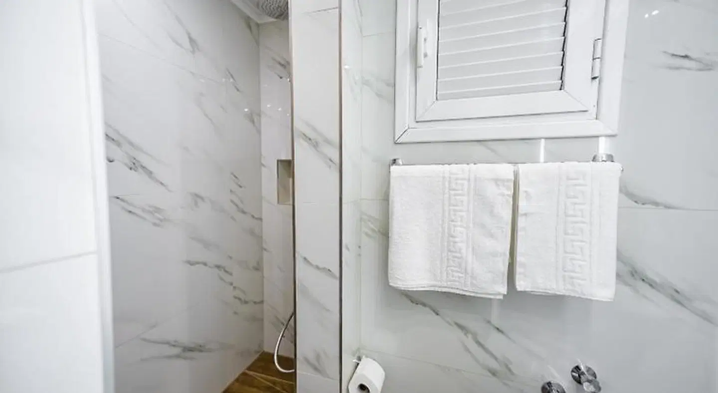 Korinas Apart Hotel Badezimmer