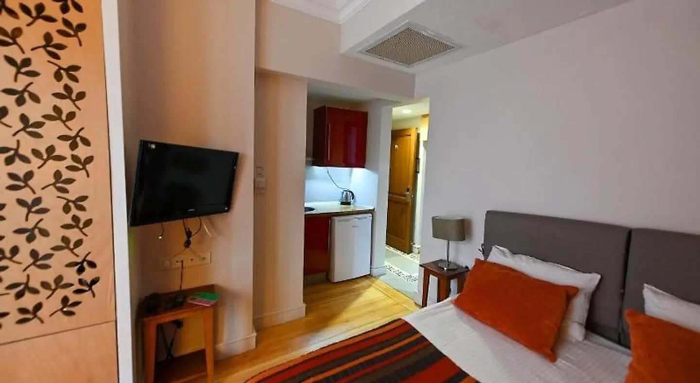 No11 Hotel & Apartments ROOM_EXAMPLE
