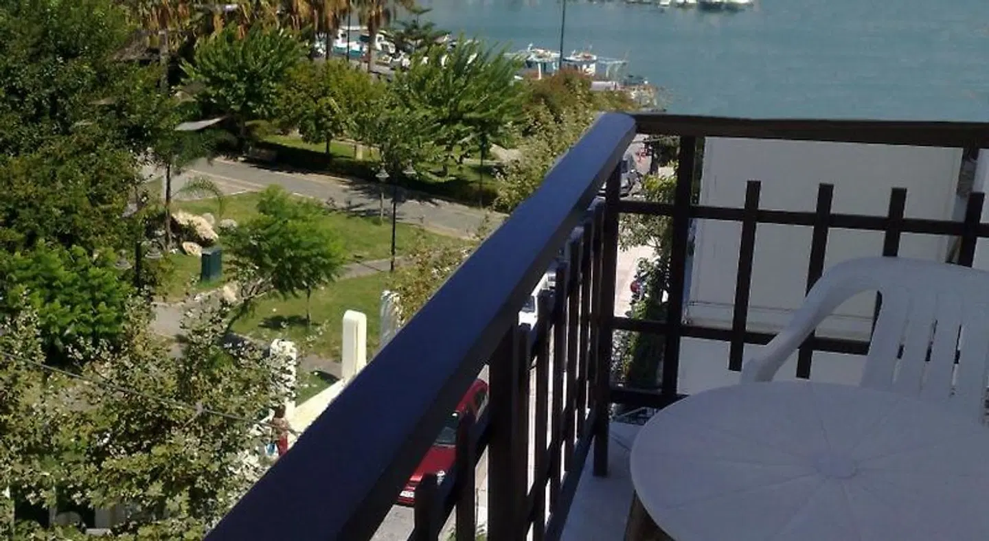 Catherine Hotel Terrasse