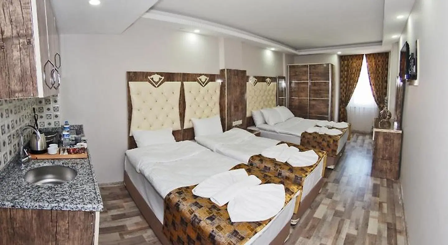 The Queen Hotel ROOM_EXAMPLE