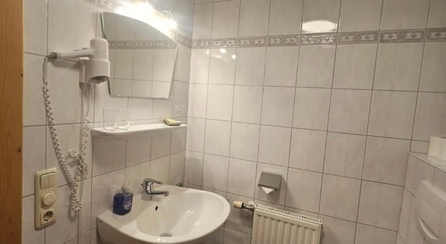 Landhotel Lacknerhof Badezimmer