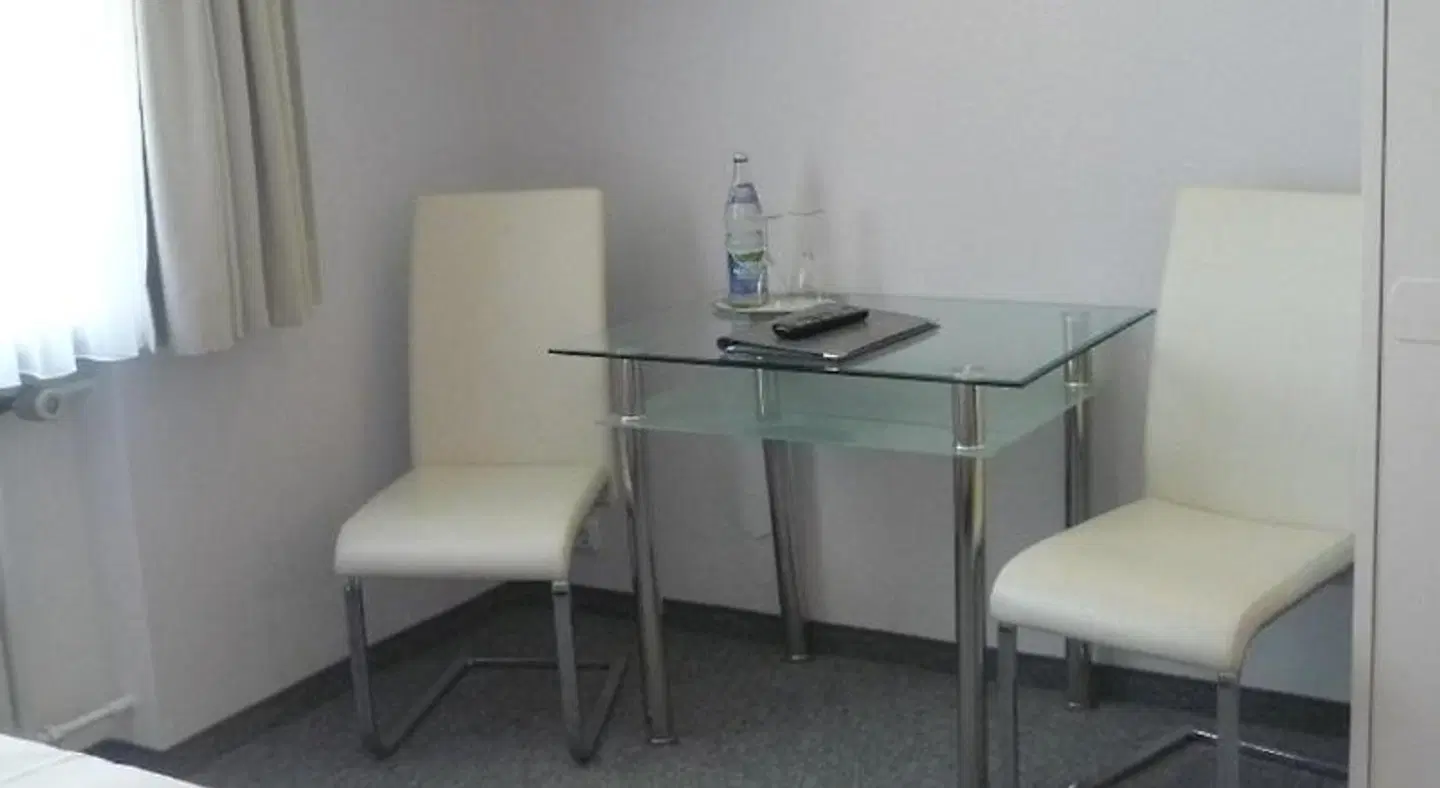 Fels ROOM_EXAMPLE