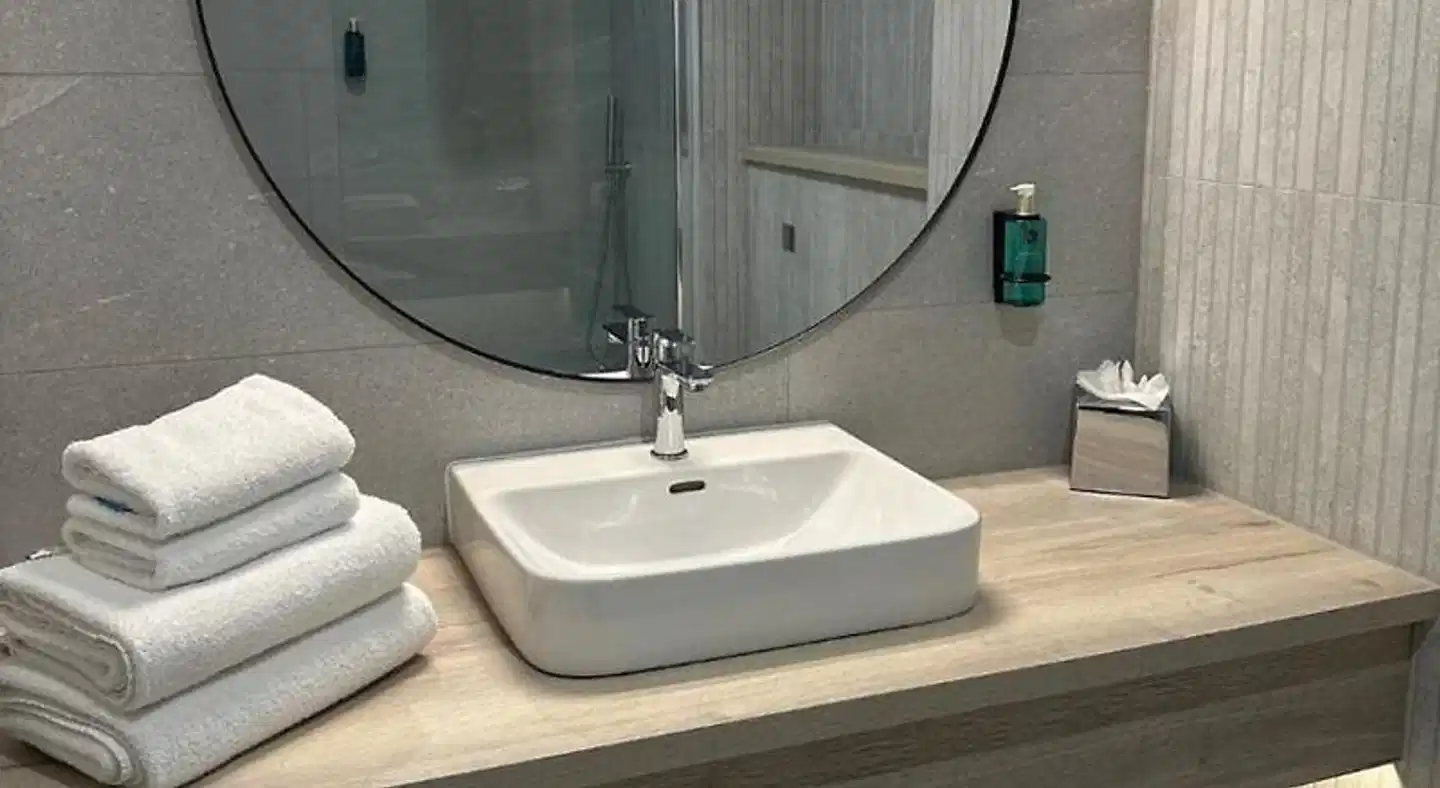 Pillo Hotel Ashbourne Leisure Club & Spa Badezimmer