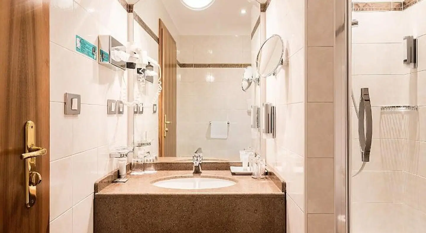 Luna Mondschein Badezimmer