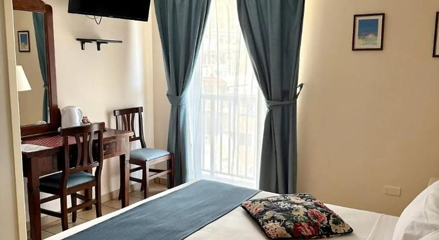 Casa Famiani Bed & Breakfast ROOM_EXAMPLE