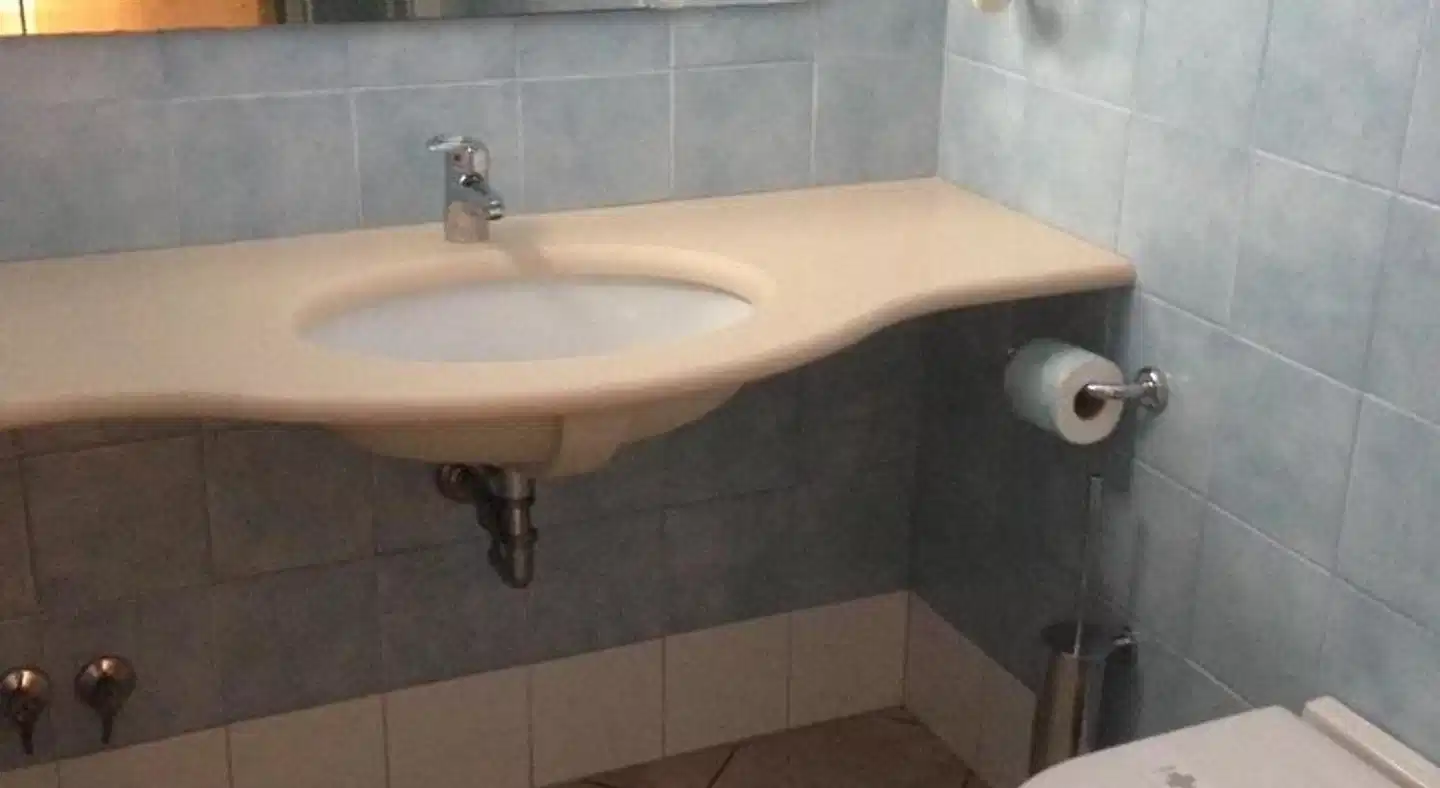 Roses Hotel Badezimmer